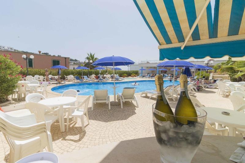 Hotel Ristorante Panoramico Castro  Eksteriør bilde