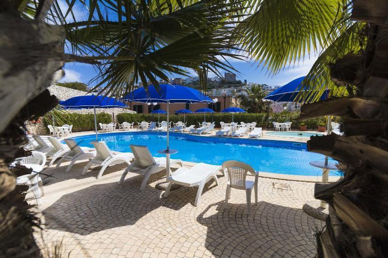 Hotel Ristorante Panoramico Castro  Eksteriør bilde