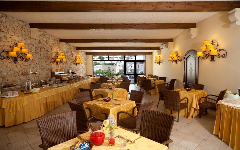 Hotel Ristorante Panoramico Castro  Eksteriør bilde