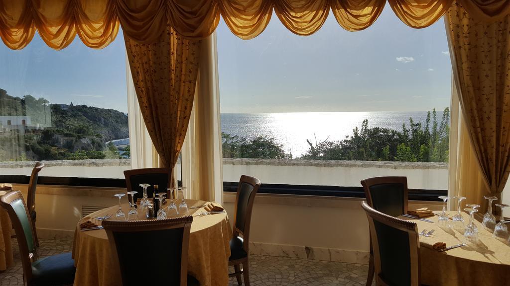 Hotel Ristorante Panoramico Castro  Eksteriør bilde