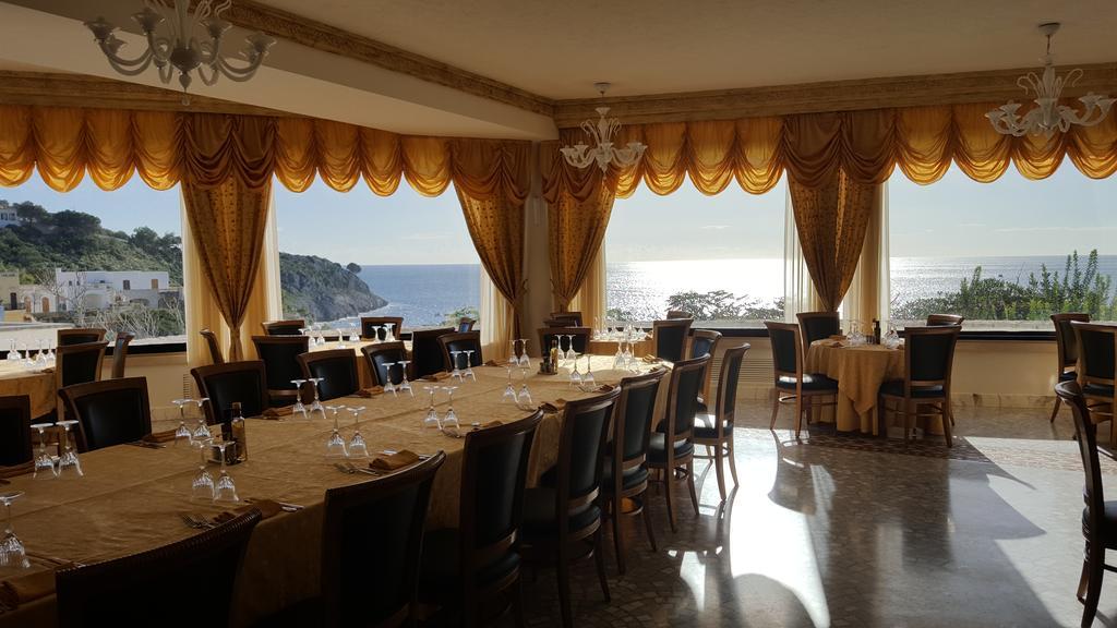 Hotel Ristorante Panoramico Castro  Eksteriør bilde