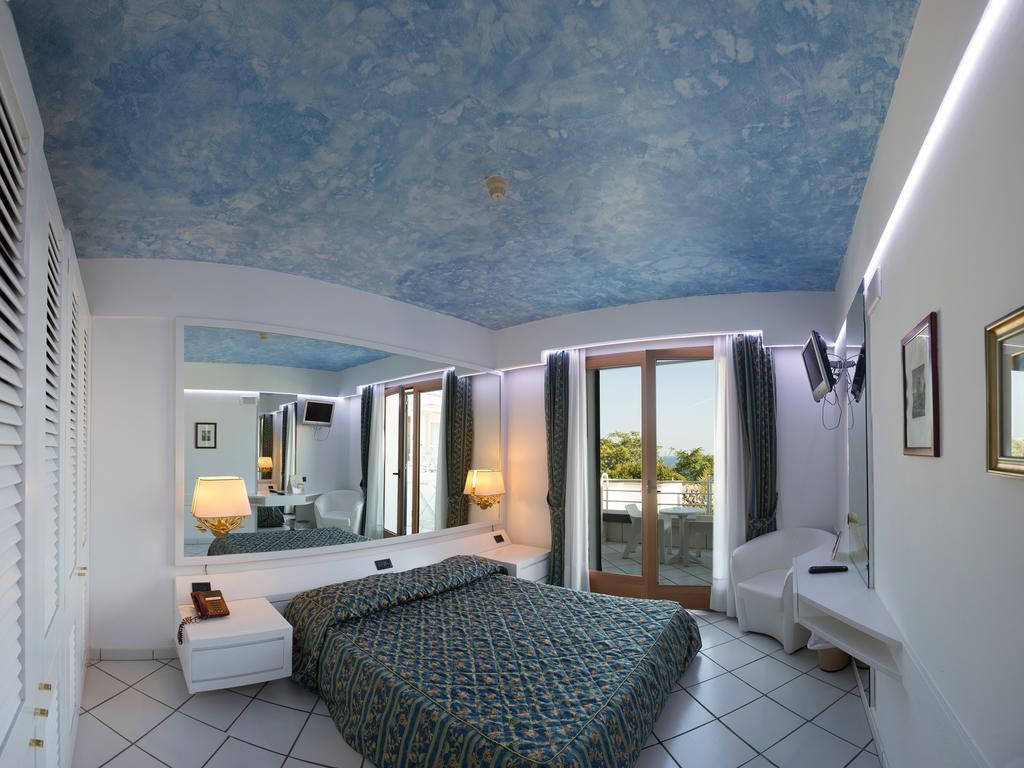 Hotel Ristorante Panoramico Castro  Eksteriør bilde